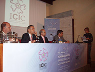 Foto 70.20. Acto de clausura de la 6th YCIC, (I) Fernando real, Vicerrector de la Universidad de Las Palmas, Paulino Rivero, Presidente del Gobierno; Javier Dorta, Presidente del ICIC, Juan Ruíz Alzola, Director de la Agencia Canaria de Investigación Innovación y Sociedad de la Información, Ana González representante del ICIC.